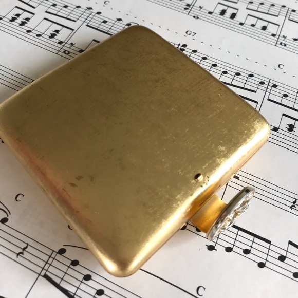 Vintage gold Avon mirror compact - Picture 6 of 7